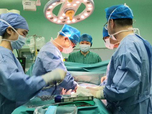 孕媽高熱遇上 心臟殺手 開胸手術後竟能繼續妊娠