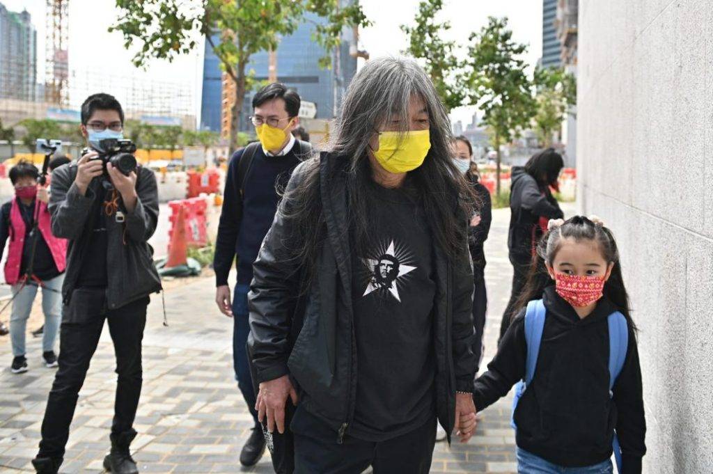 【大拘捕】戴耀廷提早報到「冇嘢講」 消息指約40人或被控顛覆政權
