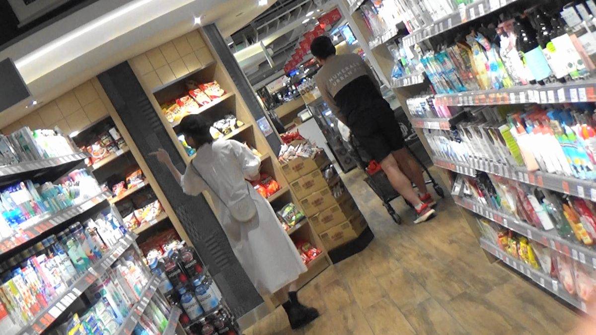 【頭條獨家】亡妻離世1年 父女扶持走出陰霾 黃日華做「跟得老竇」陪女行街