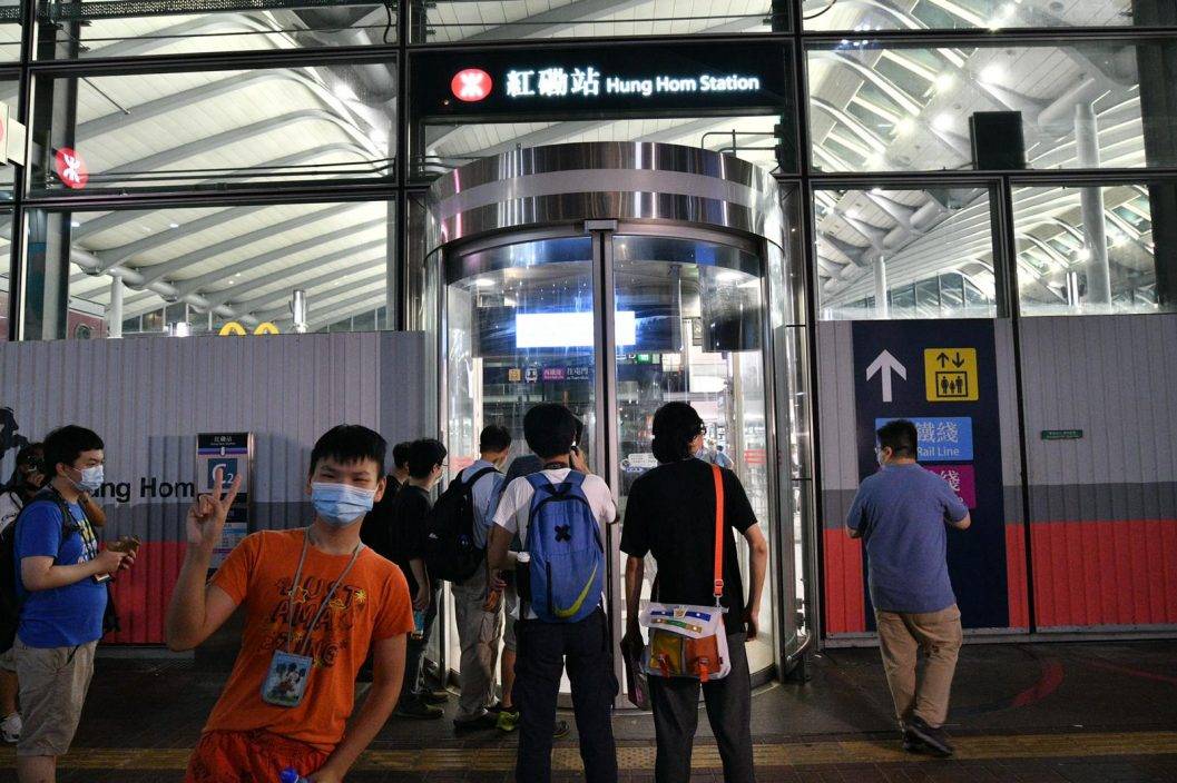 紅磡站屯馬線新月台啟用 鐵路迷等開站打卡