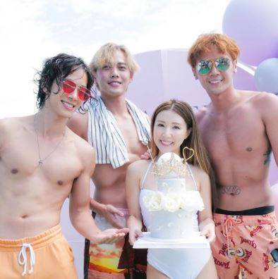 33歲生日 譚嘉儀純白公主feel一件頭泳衣出海慶祝