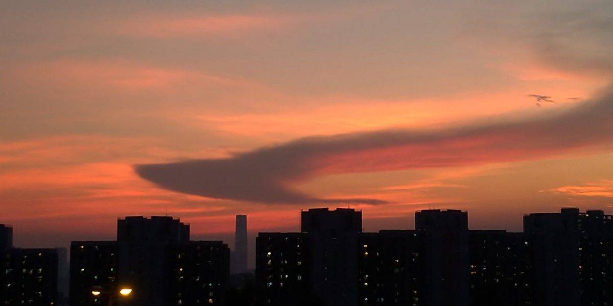 Juicy叮|風暴過門不入 市民夕陽下捕獲曙暮暉火燒雲