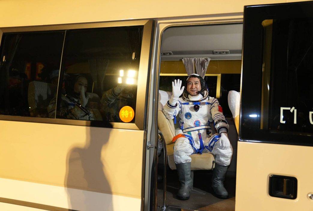 神舟十三號凌晨23分升空 中國男女太空人史上首次出艙
