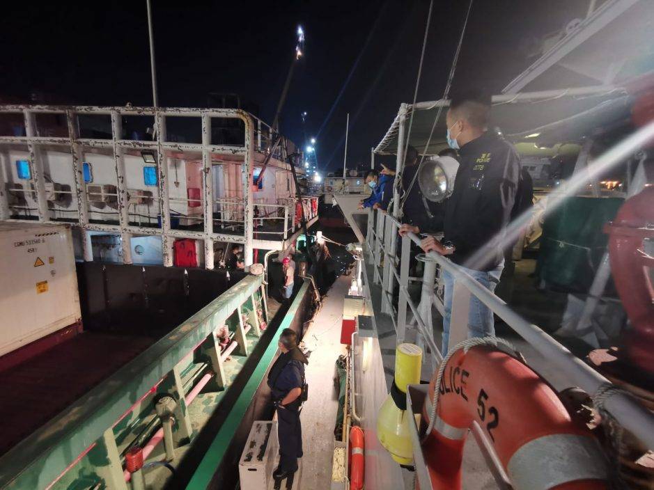 警全港打擊海上走私及掃娛樂場所3日共拘逾0人