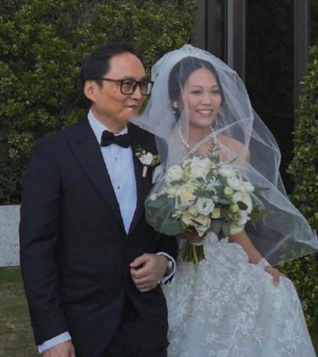 吳婉芳大仔低調娶霍英東孫女 新娘愛的承諾並肩走未來的路