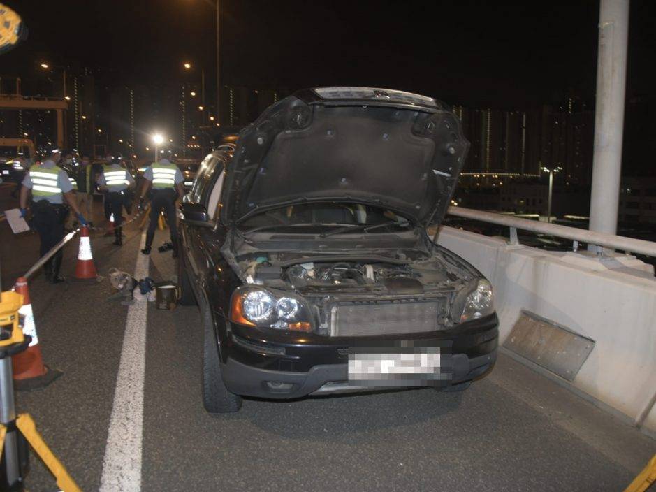 警青沙公路截可疑車輛檢爆竊工具 3印度男被捕
