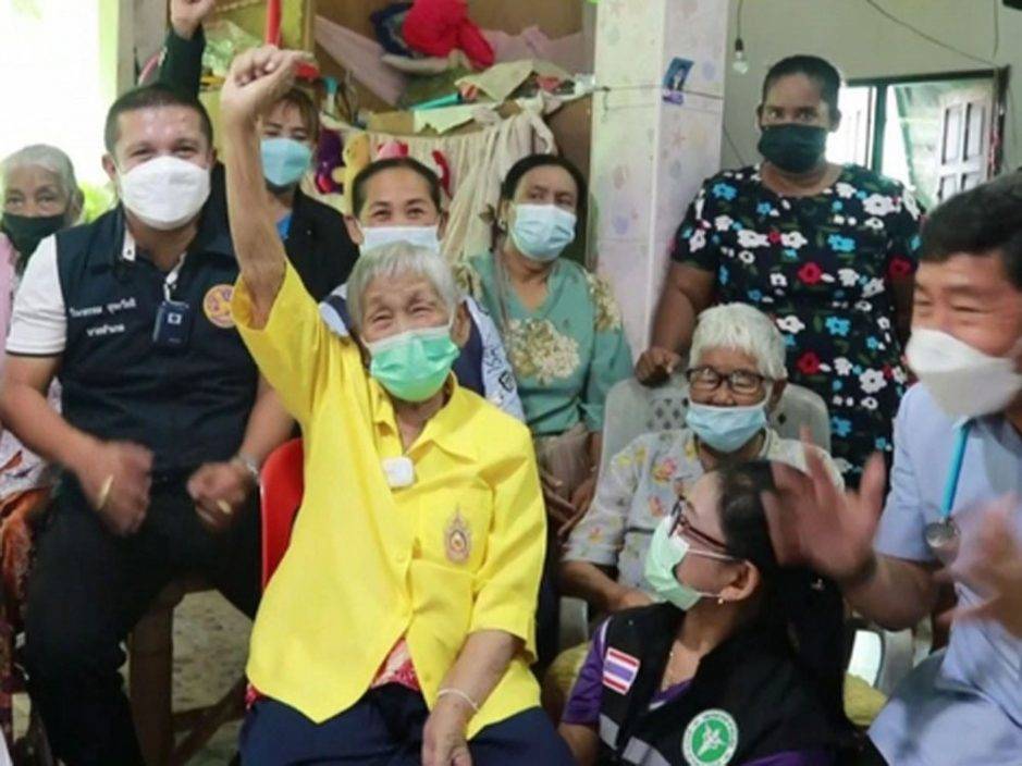 臥牀3年無法行走 泰國婆婆接種新冠疫苗現奇蹟「行得返」
