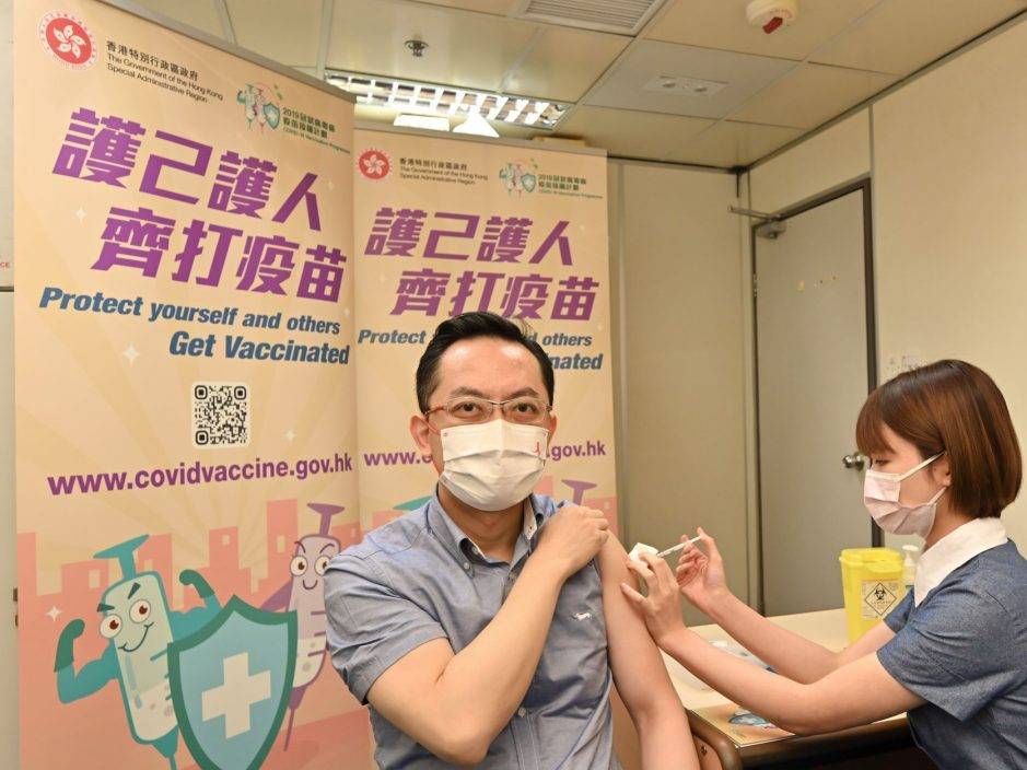 林文健接種第三劑科興疫苗 指新變異病毒對疫情造成衝擊