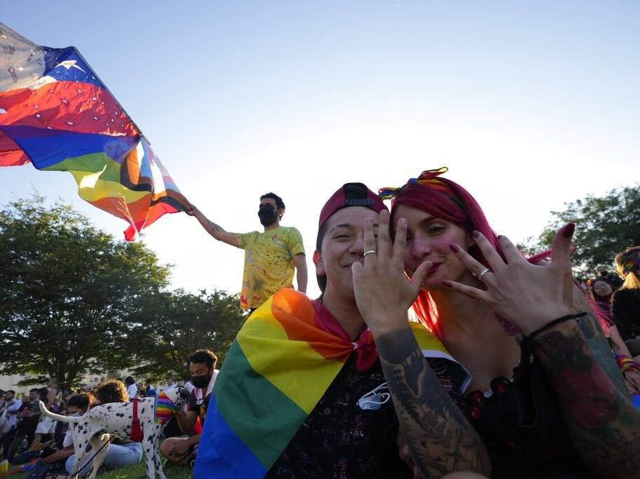 智利通過同性婚姻合法化議案 惹保守派政黨不滿