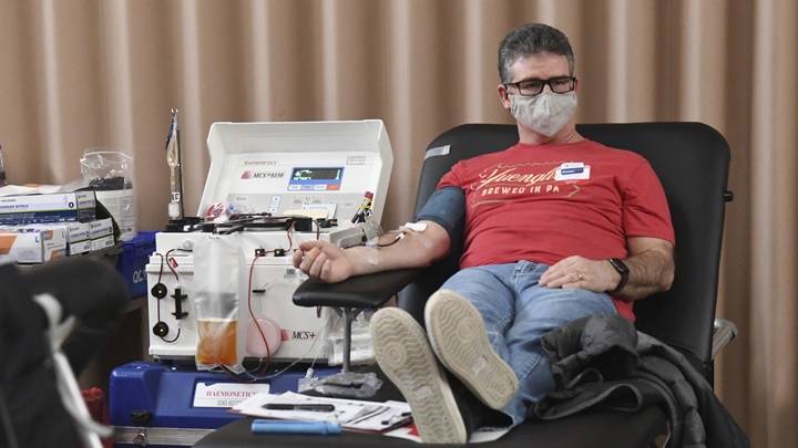 美國疫情下缺人捐血釀「血荒」 庫存不足1天  