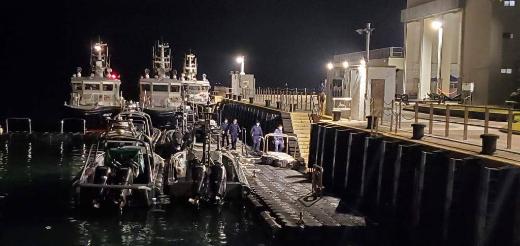 西貢吊鐘洲遊艇陷火海 船上15人安全獲救
