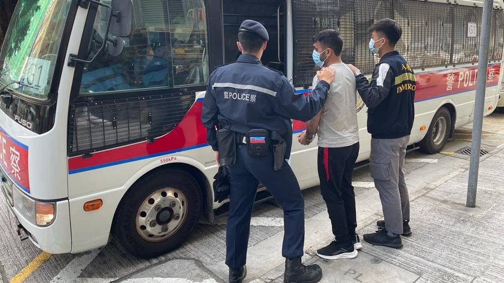 東九龍警等跨部門打擊黑工 拘8人包括孟加拉籍及巴籍人士