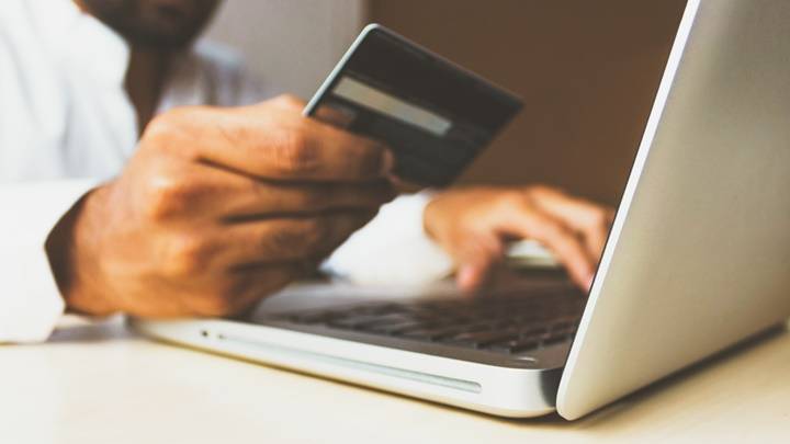 調查指信用卡仍為港人最主流網購支付方式