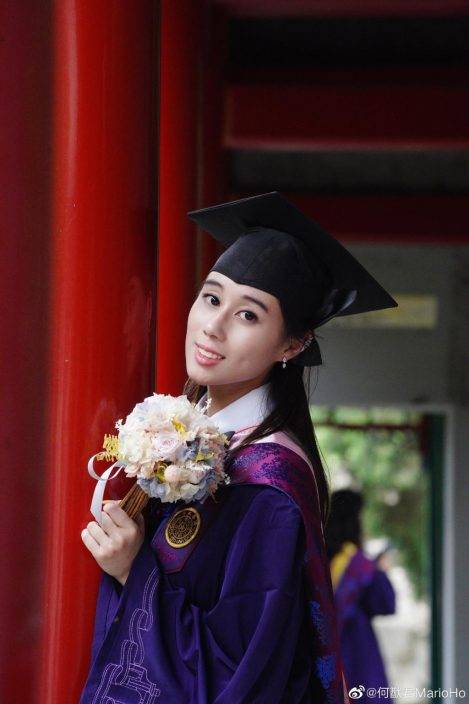 何超欣成家中首個清華大學畢業生  寵妹成狂猷君大讚：我們的驕傲