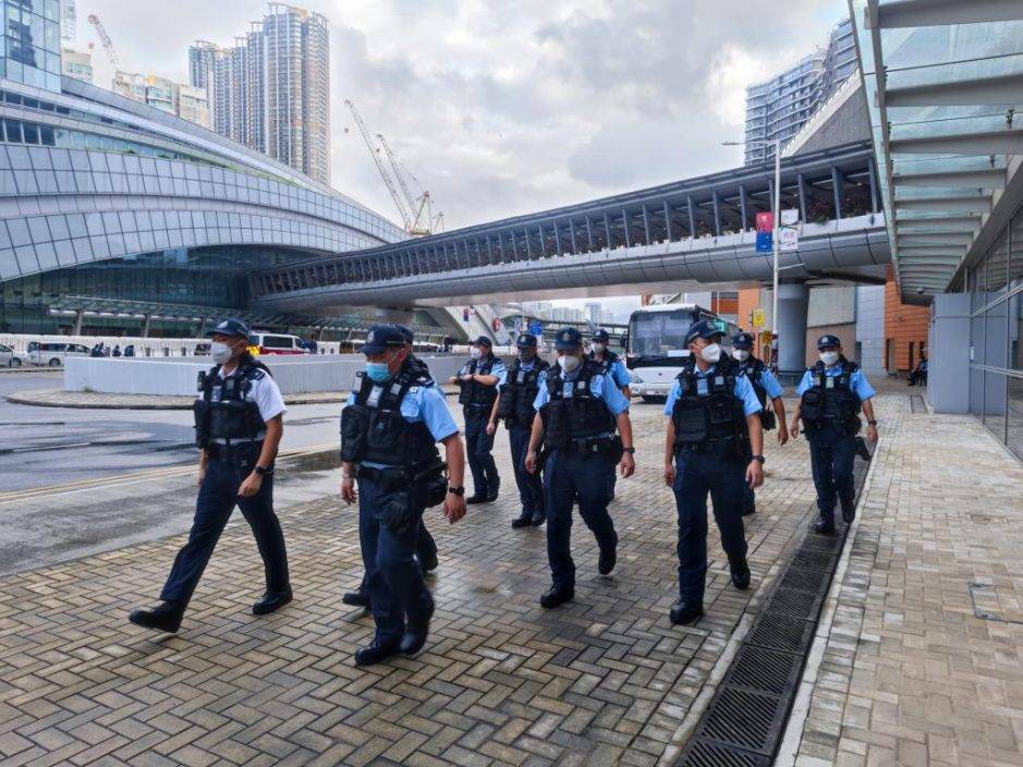 回歸25｜警裝甲車西九龍高鐵站外戒備 特警全方位布防