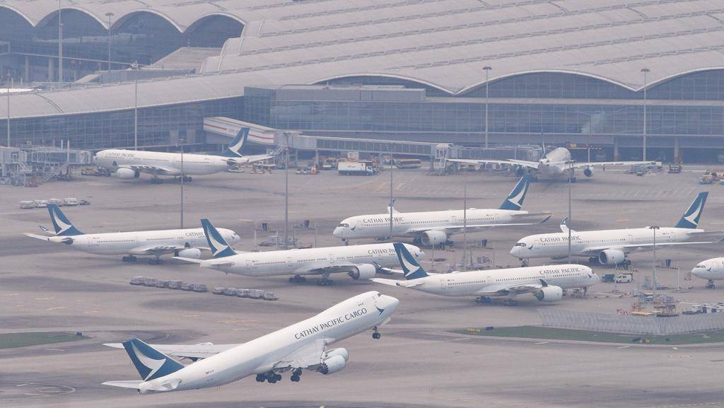 國泰歡迎政府暫緩航班熔斷機制 指有助減少乘客來港不便