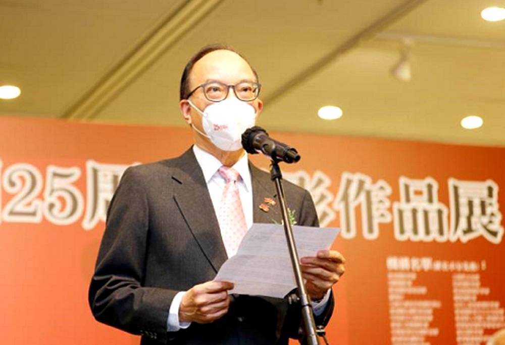 香港文聯會長馬逢國致辭。