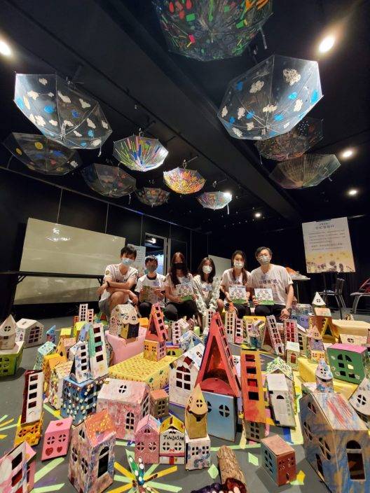 「香港沙田青年獅子會」 舉辦英語辯論先導班與藝術展覽
