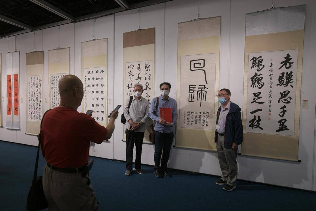 中國書協香港分會成立10周年會員作品展今開幕