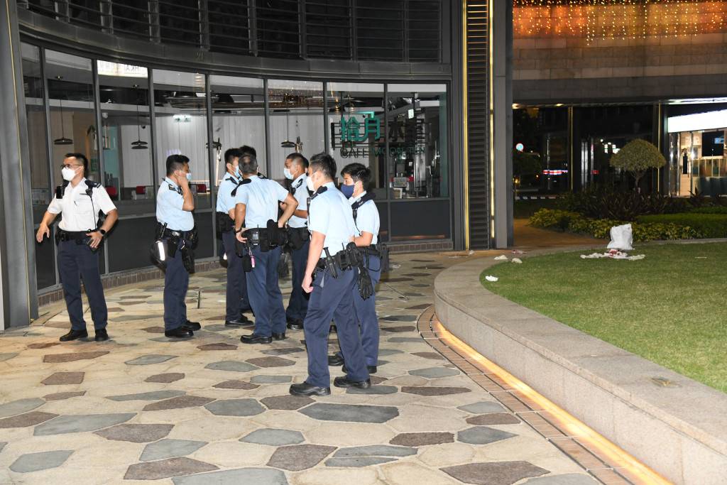 元朗酒吧顧客慶生惹爭執 4人遭刀手斬傷1人昏迷送院