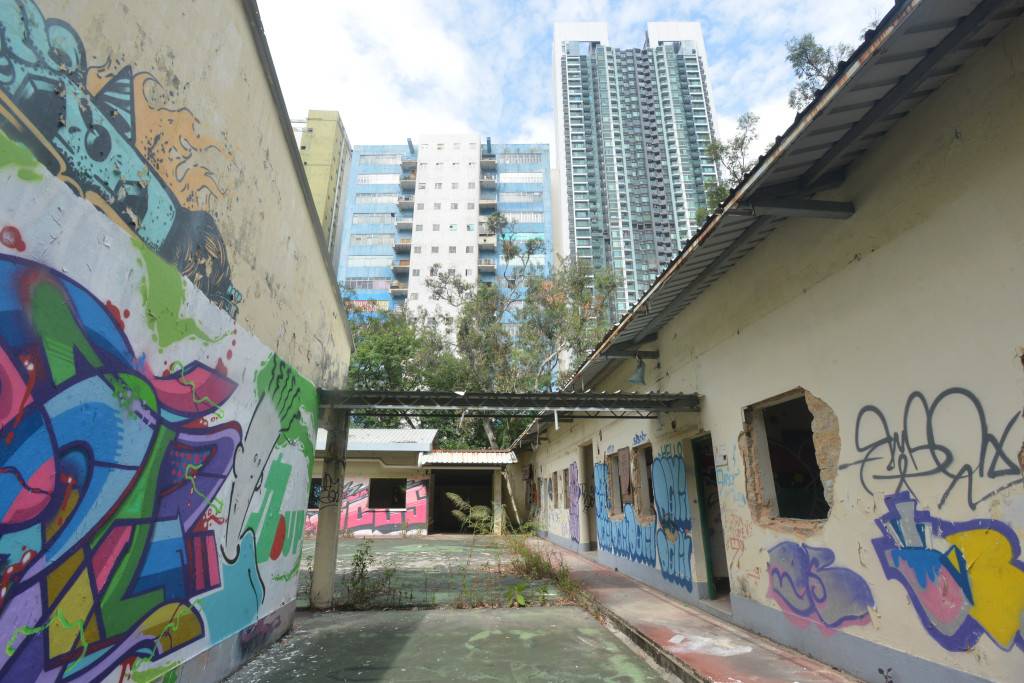 新聞追擊｜前葵涌公立學校地擬建1700公營屋 料2030年完工