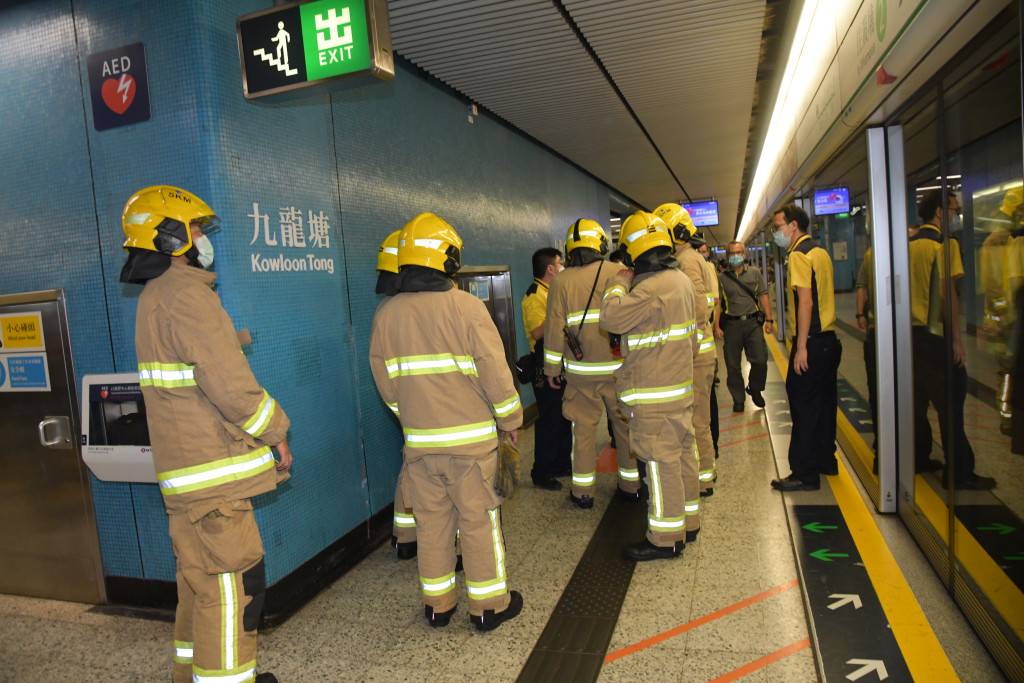 港鐵九龍塘站濃煙密布 消防出動熱能探測器尋火源