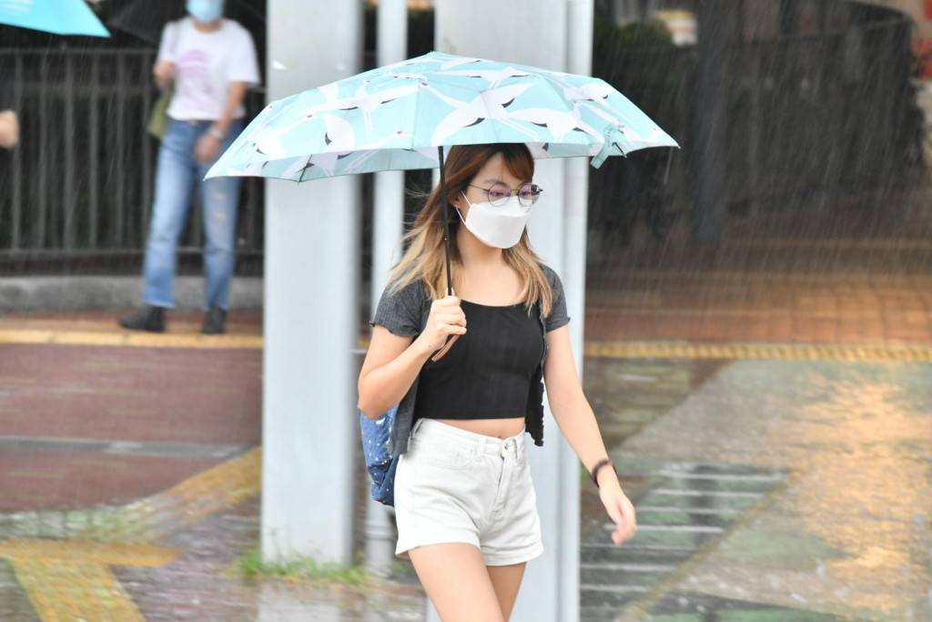 十一國慶多雲有驟雨 季候風下周抵港大風最低26度