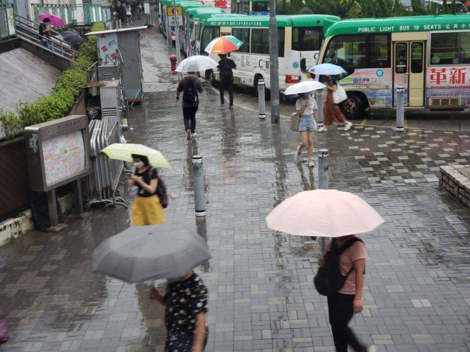 十一國慶｜明驟雨雷暴下午陽光 天文台料顯著降雨機會中高