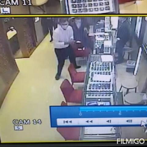 尖沙嘴劫案｜警緝3非華裔男子身高1.7米至1.75米 其中一人以黑布包頭