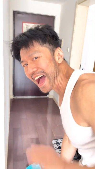 唐文龍曾陷同性戀疑雲 認愛半年已經同居為女友學山東話又做家務