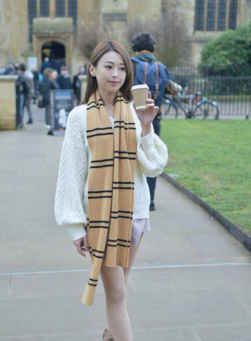 「御用丫鬟」陳婉婷飛英國披嫁衣 低胸TubeTop露事業線超搶鏡