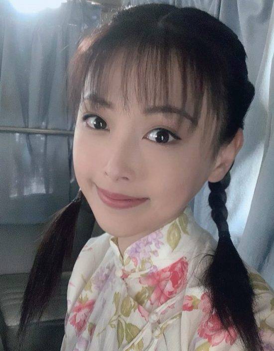 「御用丫鬟」陳婉婷飛英國披嫁衣 低胸TubeTop露事業線超搶鏡