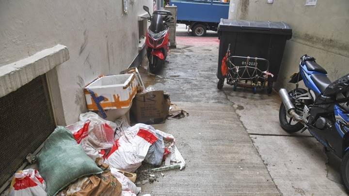 環境生態局研提高亂拋垃圾店鋪阻街罰款 加強打擊衞生黑點　 