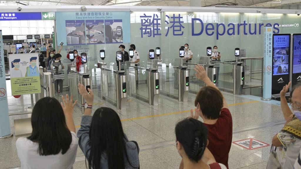 英國人口淨移入達50萬 逾7萬人為香港移民