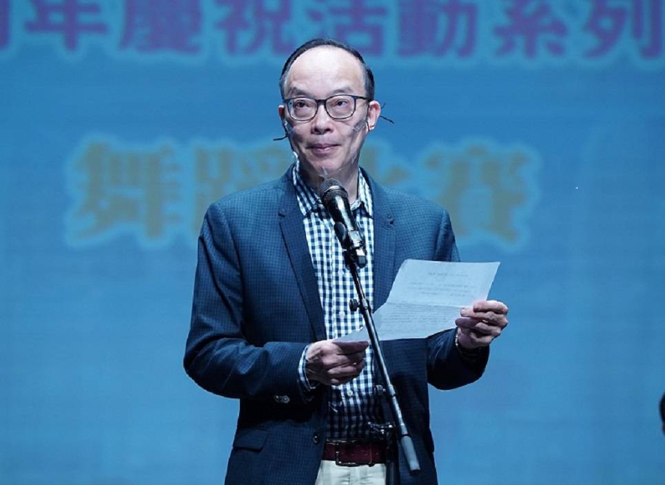 香港文聯會長馬逢國致辭。