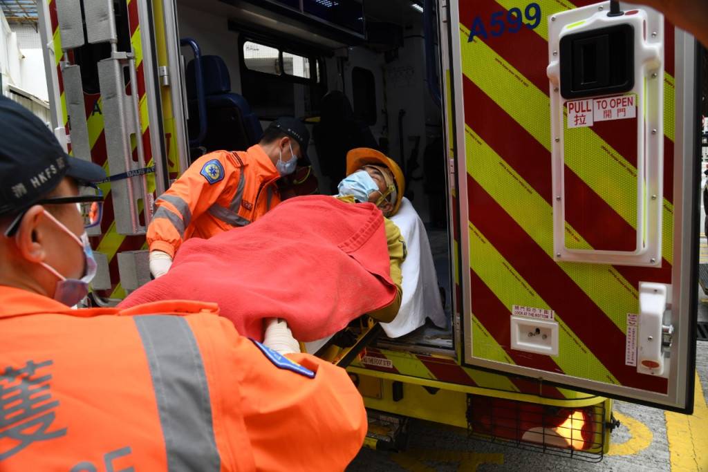 秀茂坪安達邨地盤冧鐵架 51歲地盤工被鐵通擊傷送院