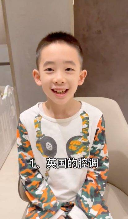 陳小春囝囝Jasper9歲暴風式成長 摺褲腳台上寸爆站姿勁似爸爸