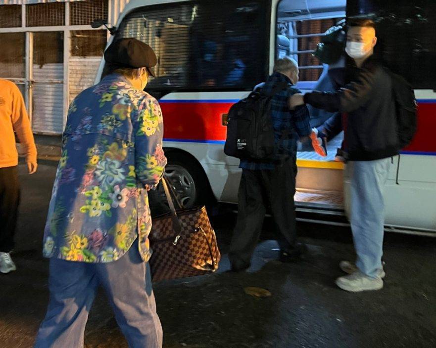 警元朗觀塘連破3地下竹館 共拘30人最老86歲