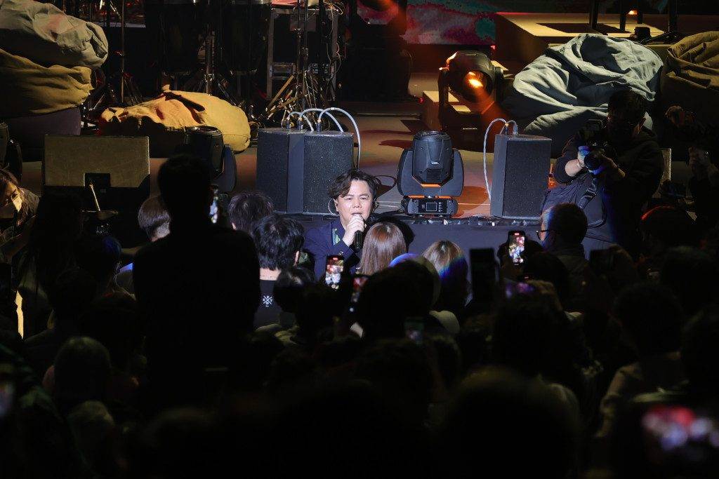 黃翠如「處女下海」為蕭正楠開金口唱歌 區永權晒腹肌與細仔夾BAND