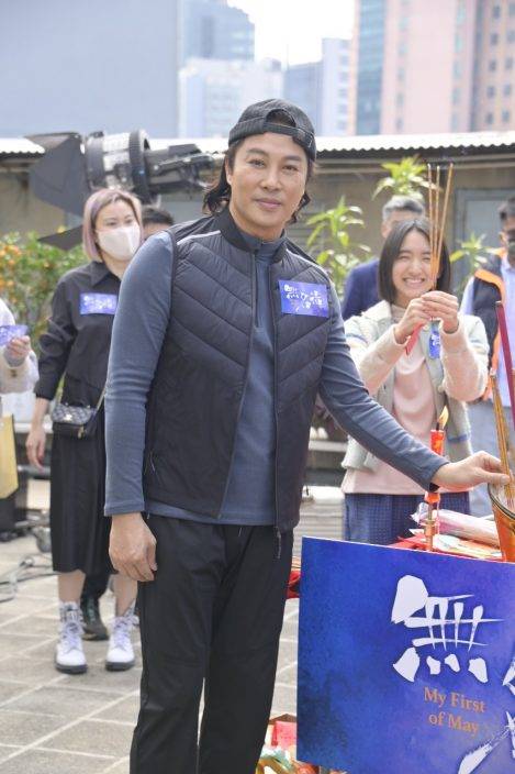 無名指｜鮑起靜分享英國湊孫歡樂 許恩怡同時與兩影帝合作搵阿媽幫手