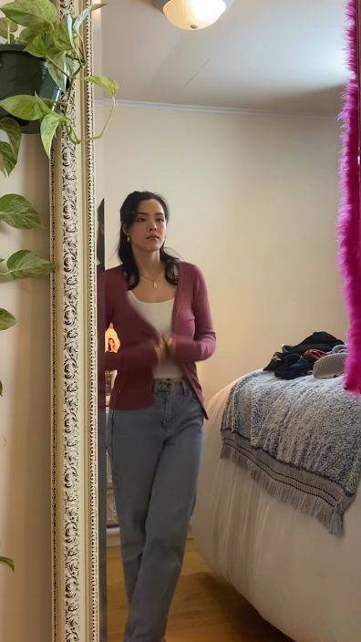 鍾麗緹索爆大女換衫片流出!露蕾絲底褲現神秘三角後疑走光 穿小背心晒激凸身材
