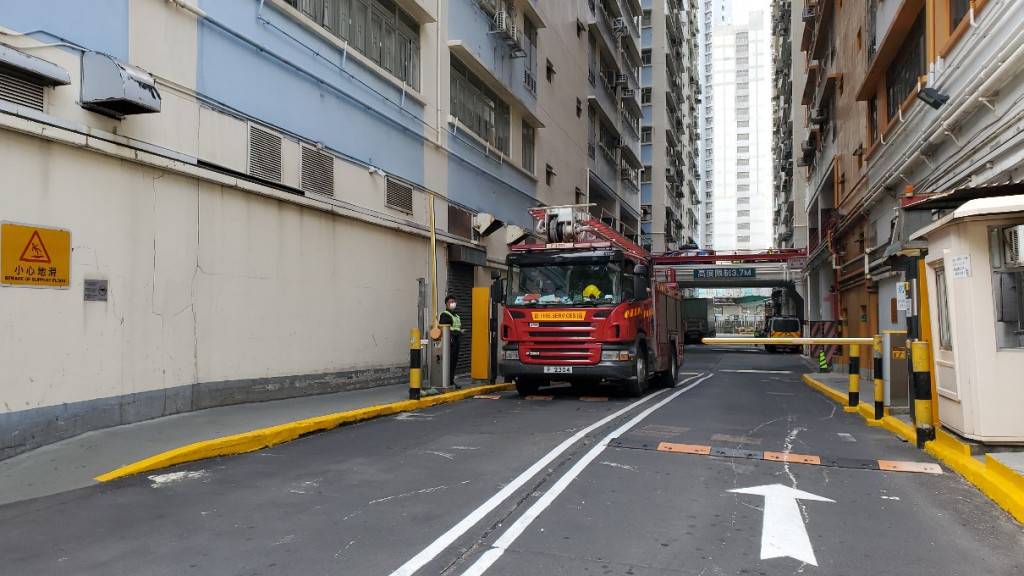 葵涌工廈餐廳火警冒煙 消防開喉救熄無人傷