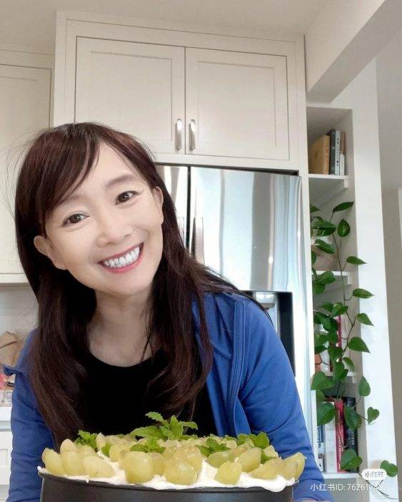 67歲陳美齡宣布榮升做嫲嫲 餅印孫女新相曝光 史丹福兒子美國豪宅逐間睇