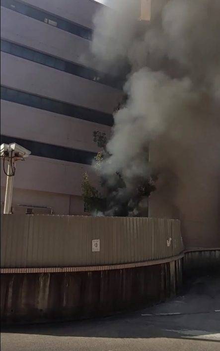 大埔那打素醫院爆炸起火 濃煙衝上半空