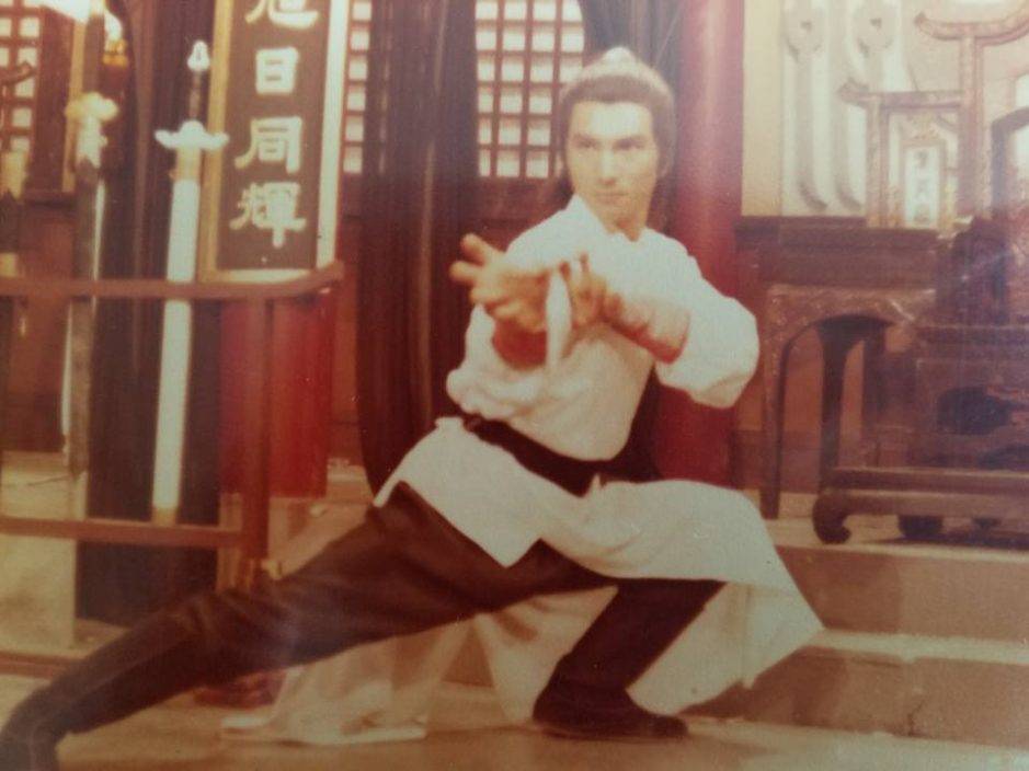 毒舌大狀|「御用奸人」麥子雲隔22年再現幕前 70年代鷹鼻靚仔撞樣劉德華