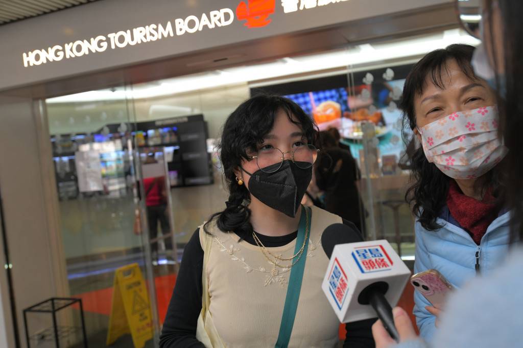 你好香港｜旅客尖沙嘴兌換消費優惠券 內地遊客：實惠一些比較好