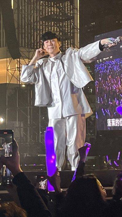 Ian陳卓賢遭林俊傑演唱會「彈鐘」演唱會監製公開致歉： 錯誤傳遞雙方訊息