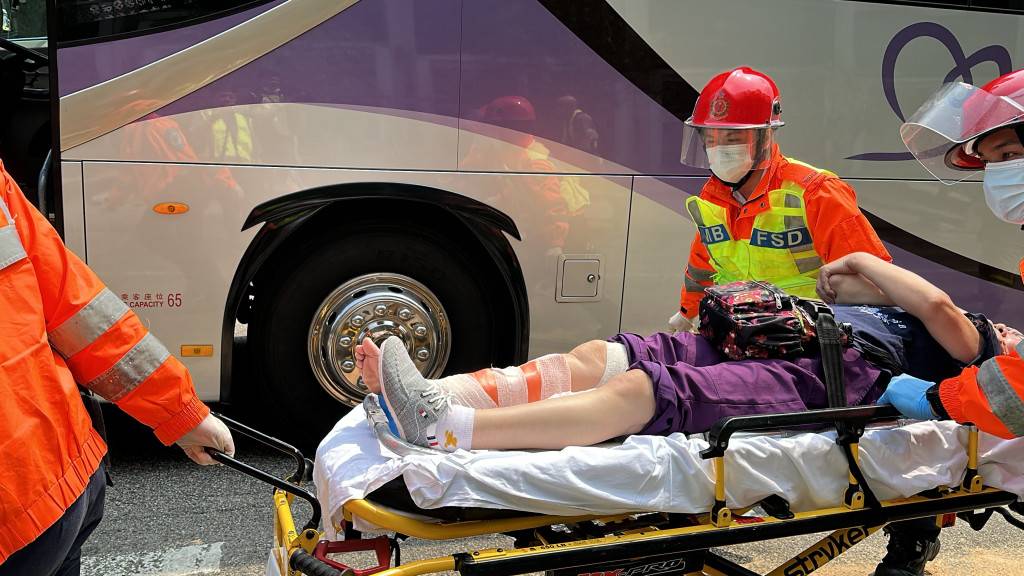 持續更新｜將軍澳隧道4旅遊巴1貨車相撞 涉逾200學童 至少75人傷