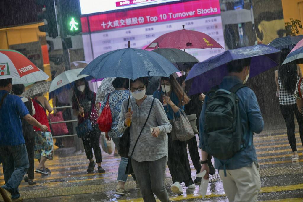 天氣｜未來兩三小時強雷雨帶影響本港 今明兩日驟雨增多