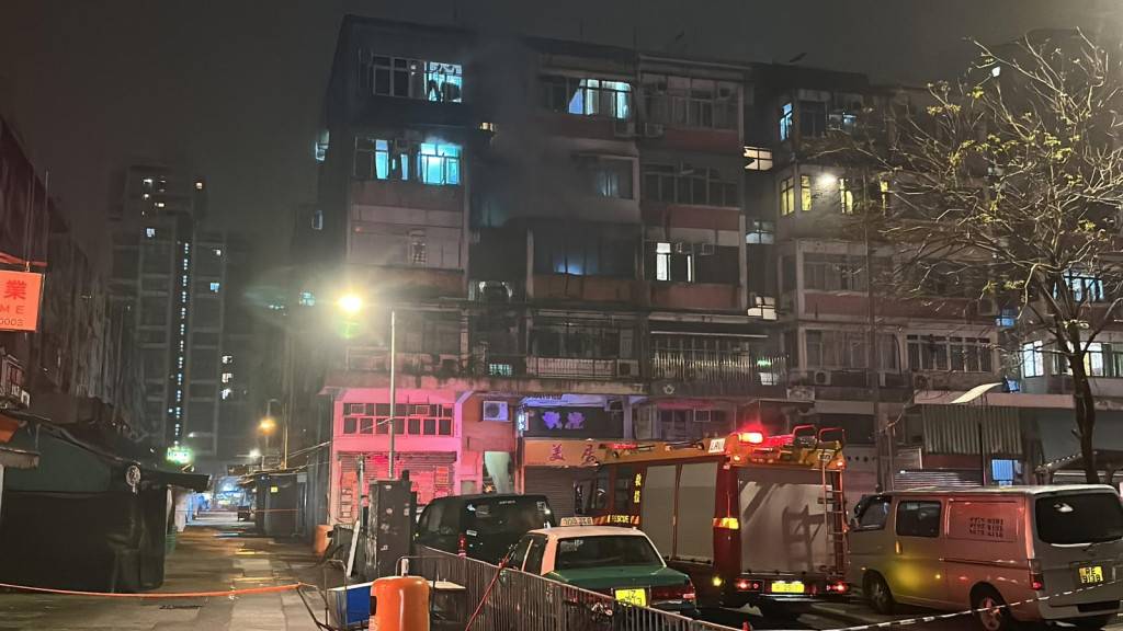 大埔單位起火濃煙冒出 消防救出多名傷者 至少3人送院